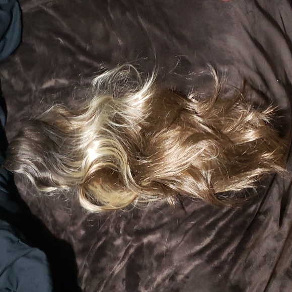 Wig - Picture 3 of 4